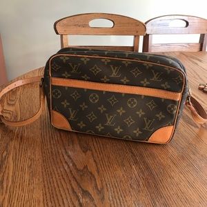 Vintage Louis Vuitton Trocadero 27 Crossbody